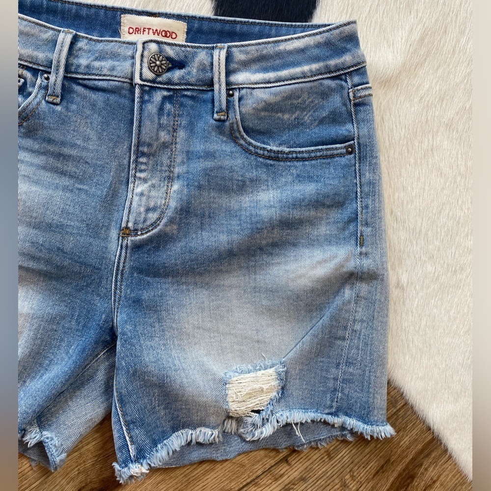 Driftwood distressed denim shorts - Picture 2 of 10